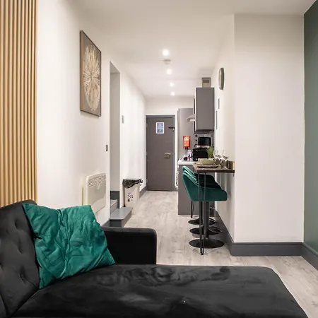 Apartamento Centre Serviced With Super King Bed Close Parking Fast Wifi Netflix Washer Dryer