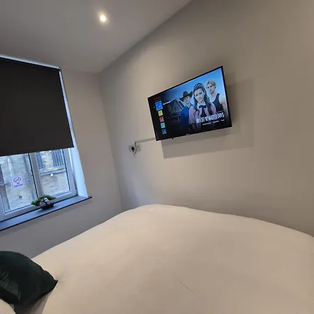 The Cotswold Escape 14 - Centre *