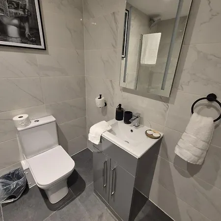 The Cotswold Escape 14 - Centre *