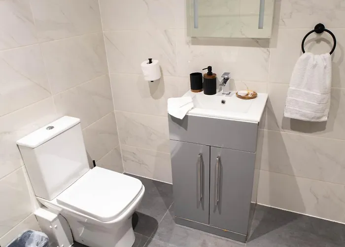 1 Bed With Super King Bed Wifi Washer Dryer Workspace Apartman Bradford