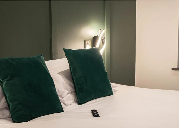 Apartment 1 Bed With Super King Bed Wifi Washer Dryer Workspace *