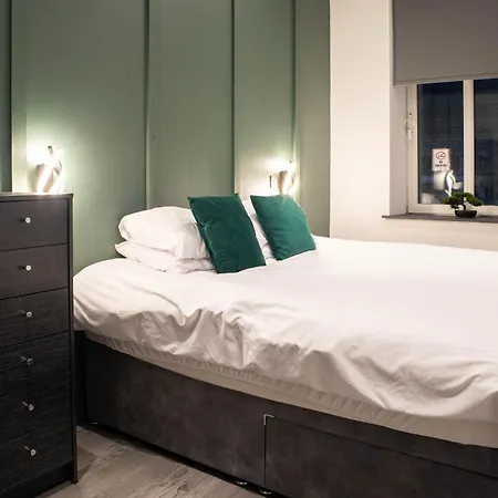 1 Bed With Super King Bed Wifi Washer Dryer Workspace * 布雷得佛