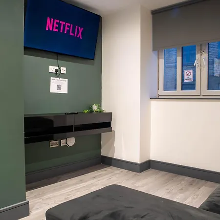 公寓 1 Bed With Super King Bed Wifi Washer Dryer Workspace 布雷得佛