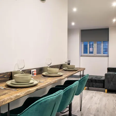 1 Bed With Super King Bed Wifi Washer Dryer Workspace 布雷得佛