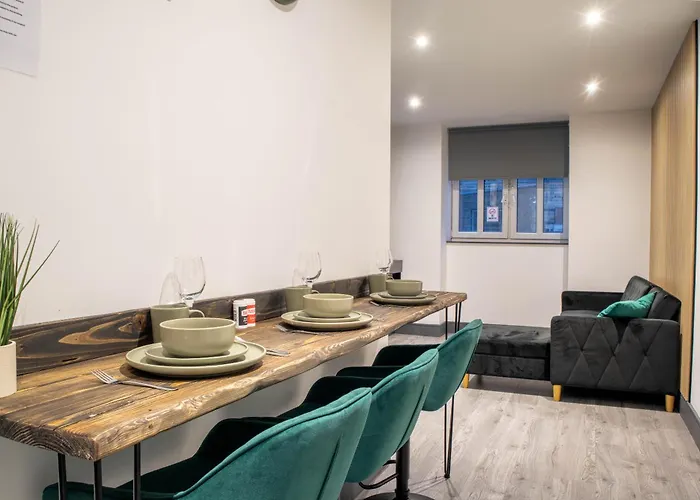 1 Bed With Super King Bed Wifi Washer Dryer Workspace 布雷得佛